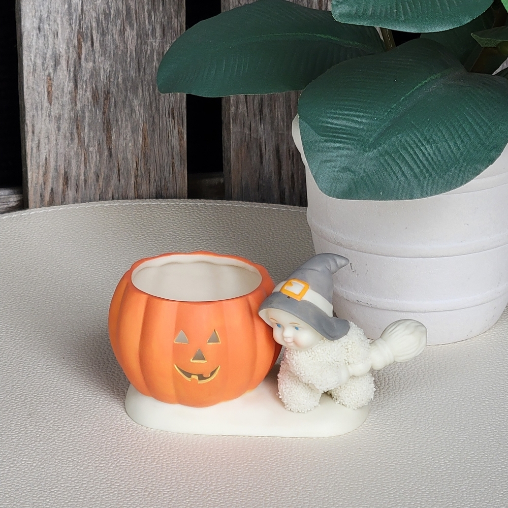 Snowbabies Whimsical Pumpkin Candle Holder with Witch Figurine - Picture 4 of 8